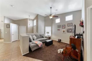 Photo #2: 2283261 Listing