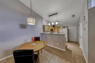 Photo #3: 2283261 Listing