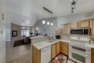 Photo #4: 2283261 Listing