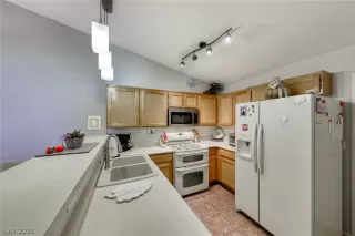 Photo #5: 2283261 Listing