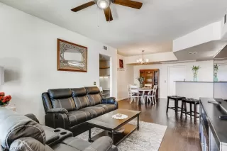 Photo #5: 2283289 Listing