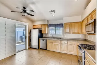 Photo #2: 2283292 Listing