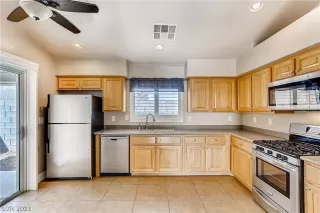 Photo #3: 2283292 Listing