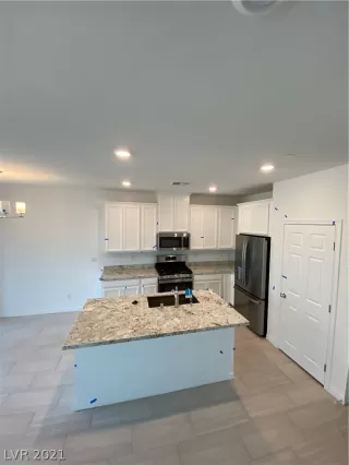 Photo #5: 2283339 Listing 