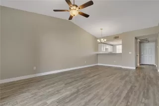 Photo #2: 2283349 Listing