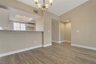 Photo #4: 2283349 Listing