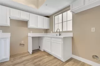 Photo #5: 2283349 Listing