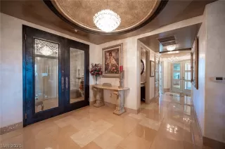 Photo #2: 2283377 Listing