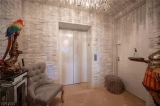 Photo #3: 2283377 Listing