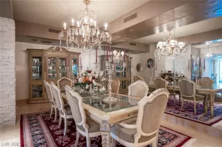 Photo #5: 2283377 Listing