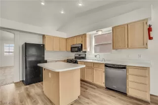 Photo #5: 2283381 Listing 