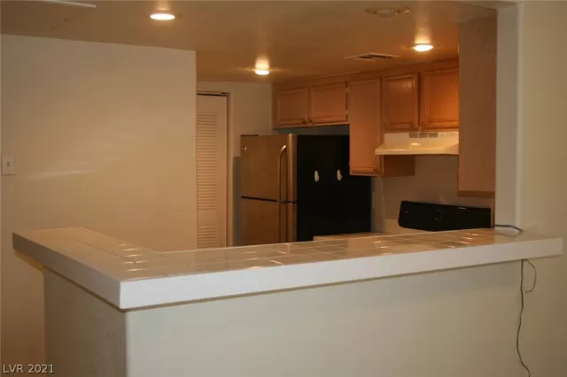 MLS: 2283390 Condo For Sale