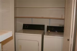 Photo #5: 2283390 Listing 