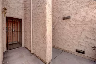 Photo #2: 2283393 Listing