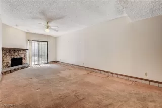 Photo #4: 2283393 Listing