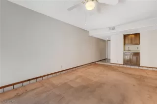 Photo #5: 2283393 Listing