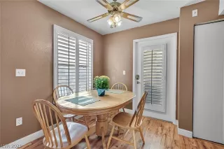 Photo #5: 2283404 Listing