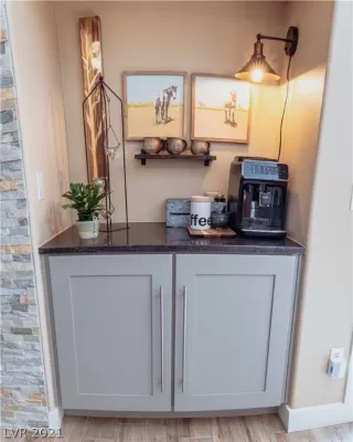 Photo #5: 2283410 Listing 