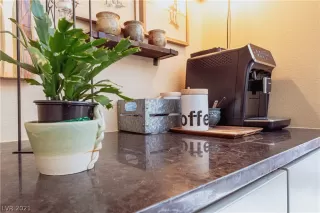 Photo #6: 2283410 Listing 