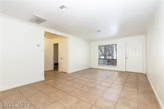 Photo #4: 2283413 Listing