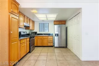 Photo #6: 2283413 Listing