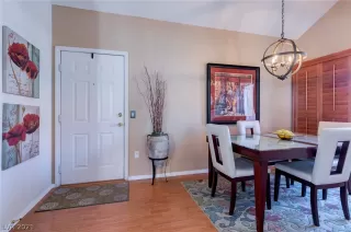 Photo #3: 2283428 Listing