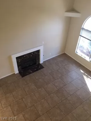 Photo #5: 2283501 Listing 