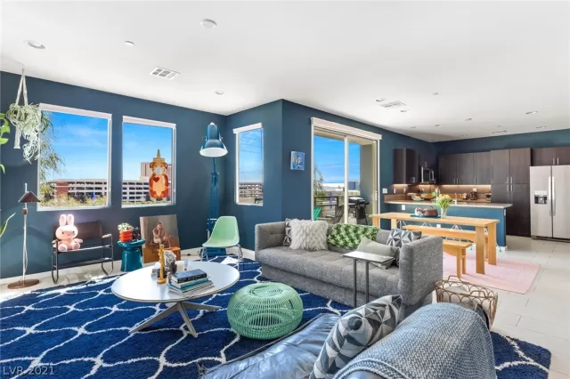 MLS: 2283503 Condo For Sale