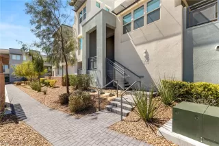 Photo #3: 2283503 Listing 