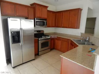 Photo #4: 2283530 Listing