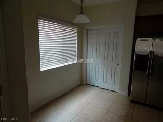 Photo #6: 2283530 Listing