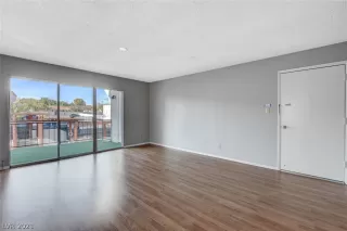 Photo #2: 2283567 Listing 