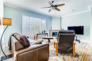 Photo #3: 2283649 Listing