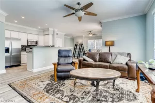 Photo #5: 2283649 Listing