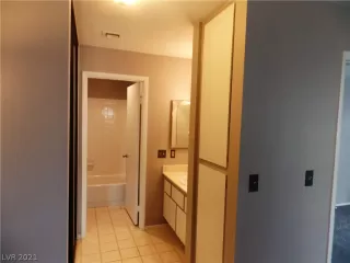 Photo #3: 2283661 Listing 