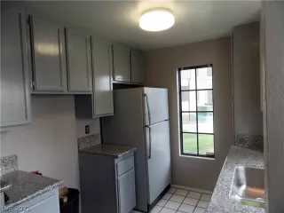 Photo #5: 2283661 Listing 