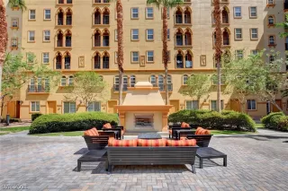 Photo #2: 2283684 Listing