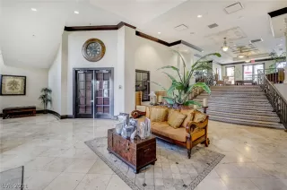 Photo #3: 2283684 Listing