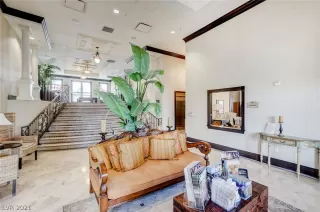 Photo #4: 2283684 Listing