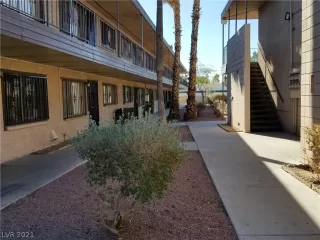 Photo #2: 2283701 Listing