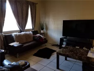 Photo #3: 2283701 Listing