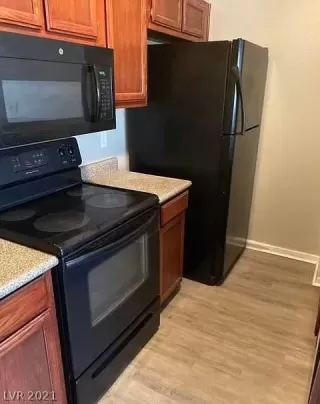 Photo #5: 2283709 Listing