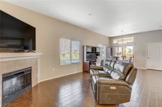 Photo #4: 2283724 Listing