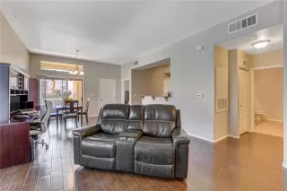 Photo #5: 2283724 Listing