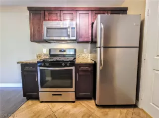 Photo #5: 2283742 Listing 