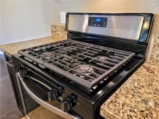 Photo #6: 2283742 Listing 