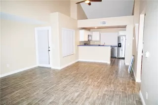 Photo #3: 2283781 Listing