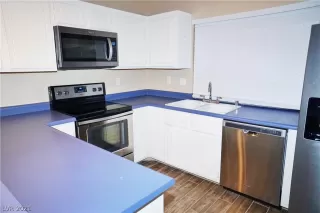 Photo #5: 2283781 Listing