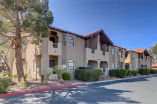 Photo #2: 2283819 Listing