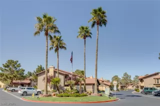 Photo #3: 2283819 Listing